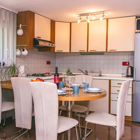 Karmen Apartment Moscenicka Draga