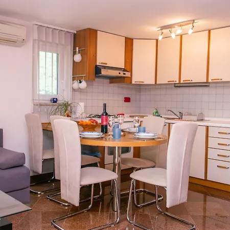 Apartament Karmen